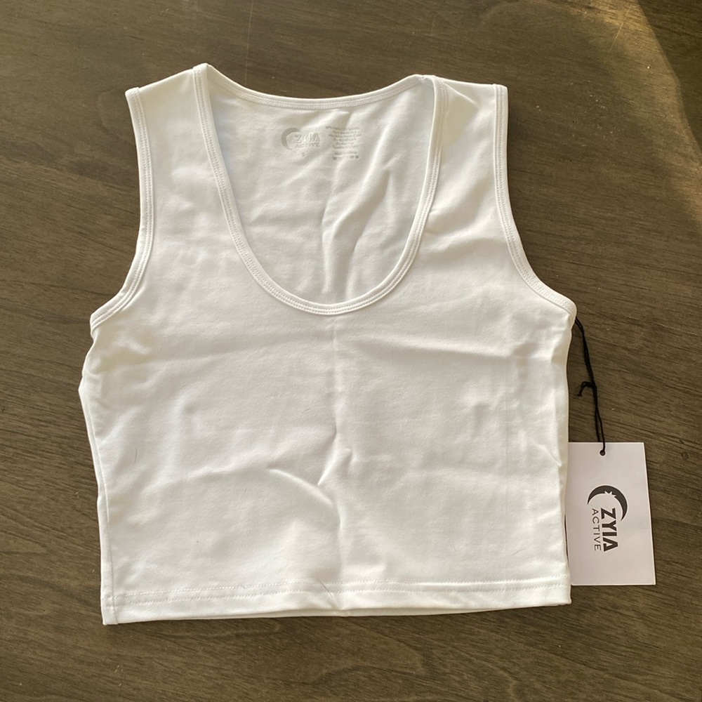 Zyia crop tank